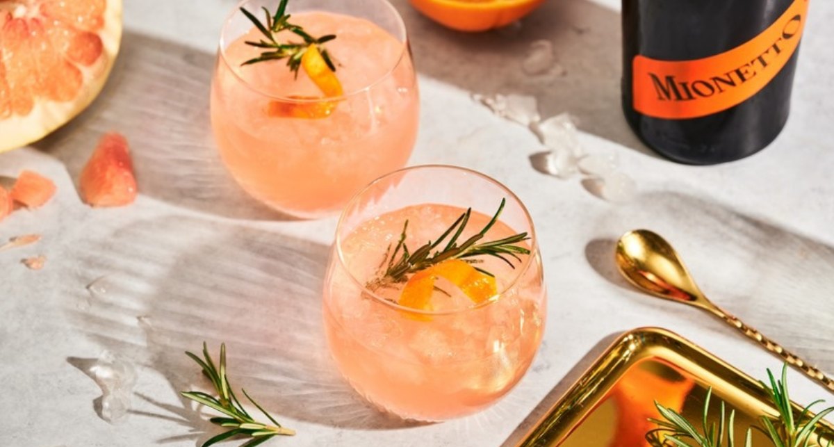 Mionetto Flasche mit Gläsern